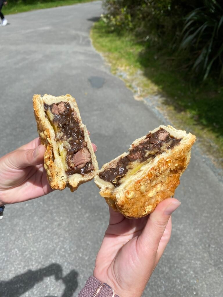 Une photo de tourte salée à la viande 