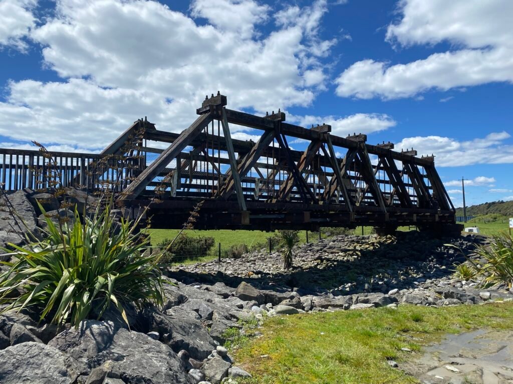 Photo d’un ancien pont de voie ferrée à Hokitika